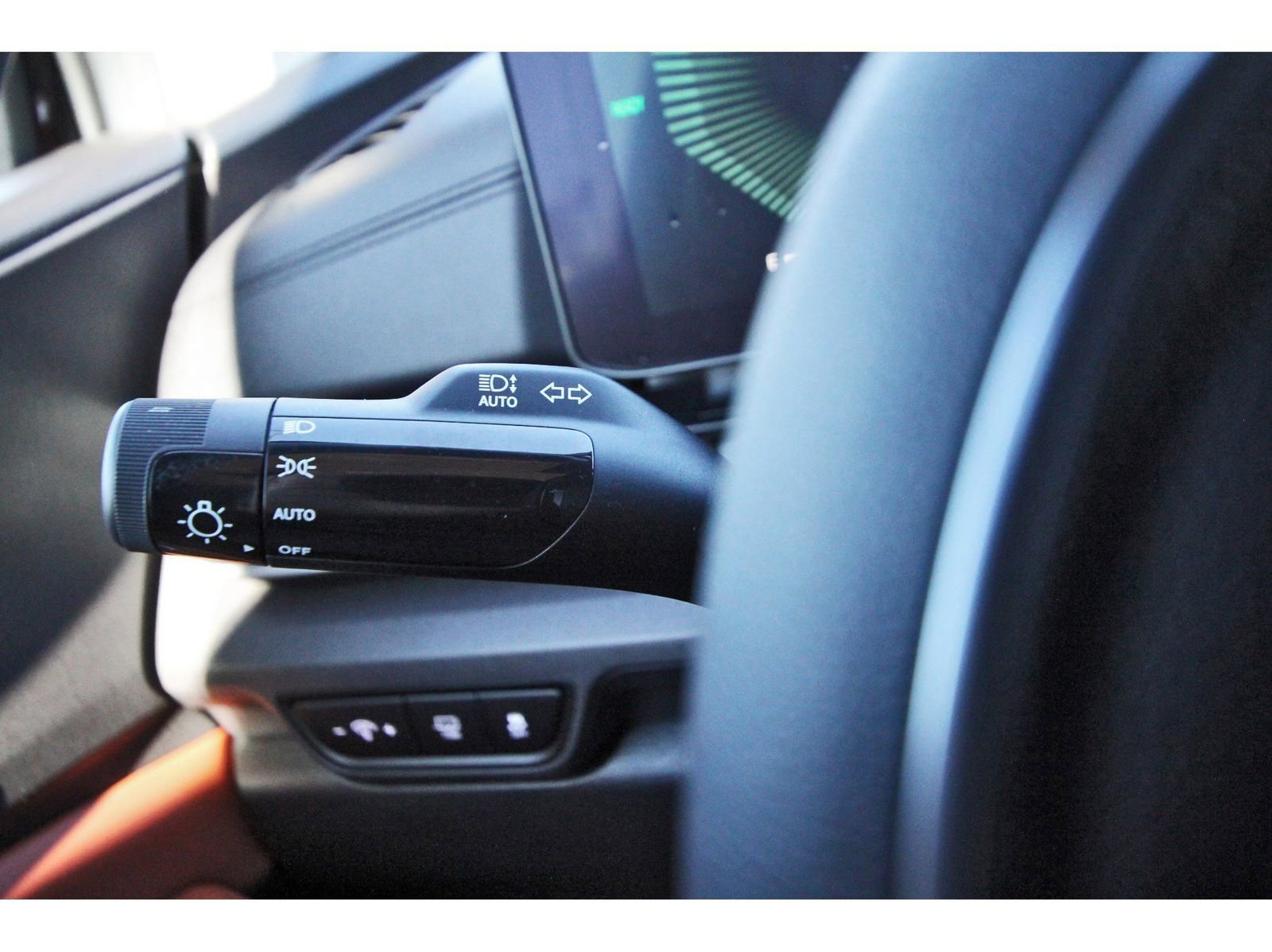 Used 2025 Kia Carnival EX image 20