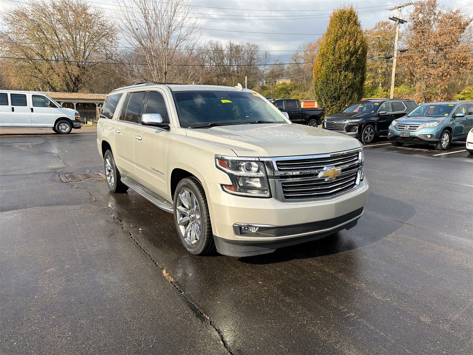 Used 2016 Chevrolet Suburban LTZ image 2