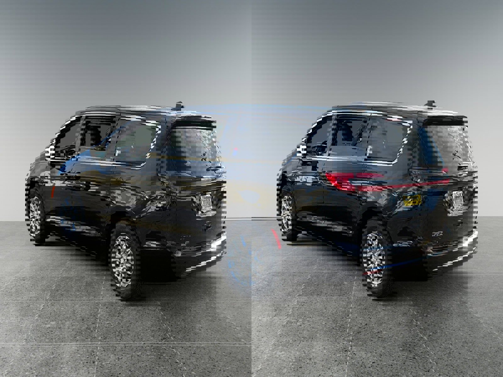 New 2026 Chrysler Pacifica Select image 3