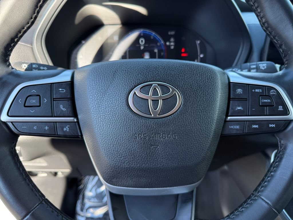 Used 2025 Toyota Grand Highlander AWD image 19