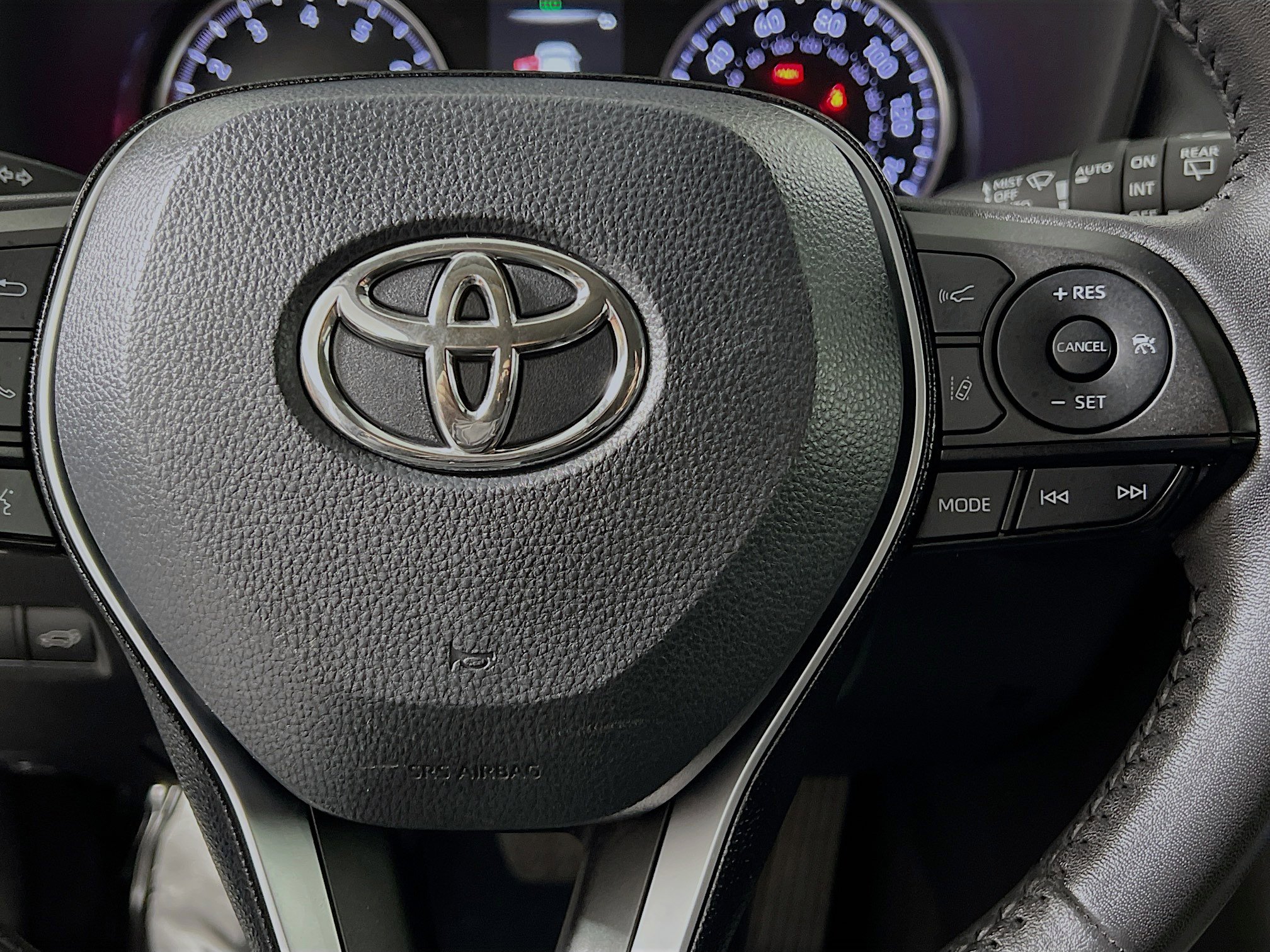 Used 2022 Toyota RAV4 XLE Premium image 20