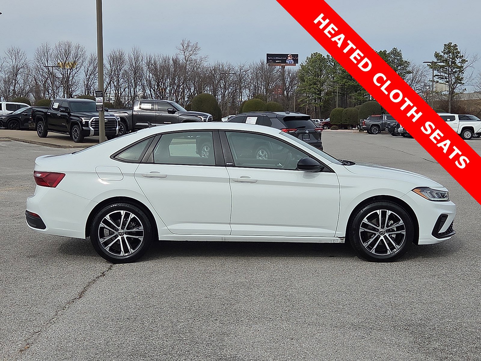 Used 2025 Volkswagen Jetta Sport image 6