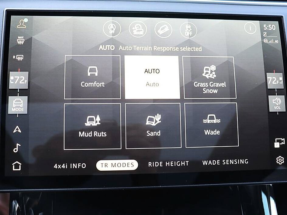 Used 2024 Land Rover Range Rover Sport SE AWD/4WD image 37