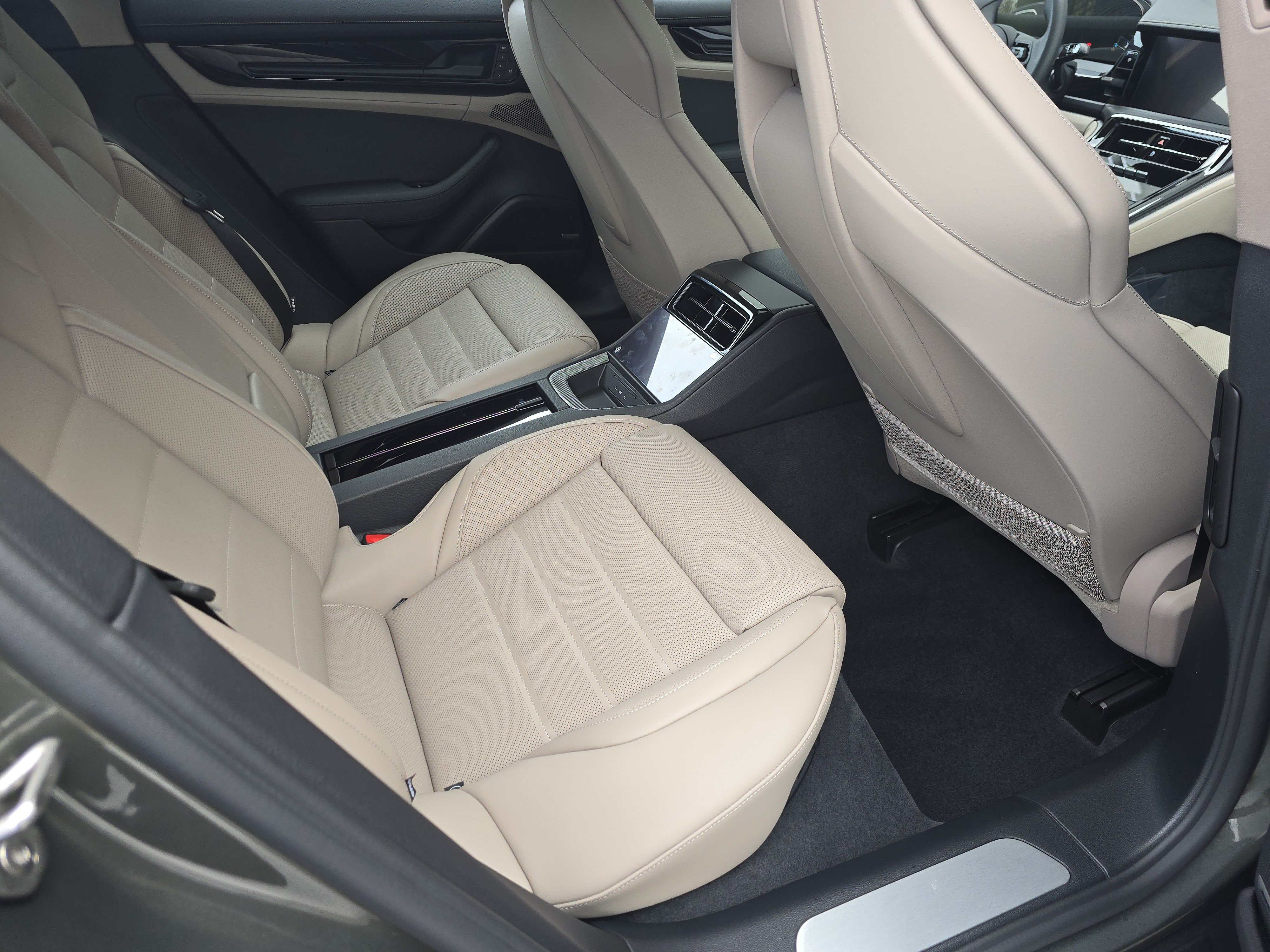 New 2026 Porsche Panamera 4 AWD/4WD image 14