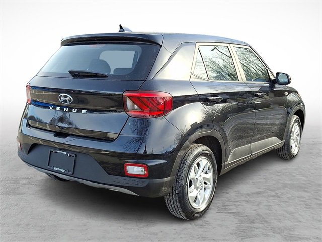 Used 2022 Hyundai Venue SE image 6