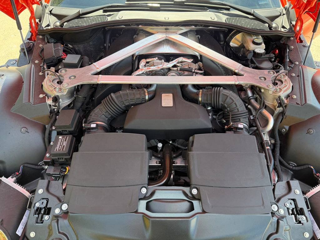 Used 2023 Aston Martin V8 Vantage Roadster RWD image 19