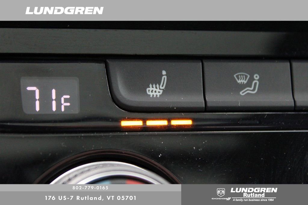 Used 2024 Volkswagen Taos SE w/ Panoramic Sunroof Package image 31