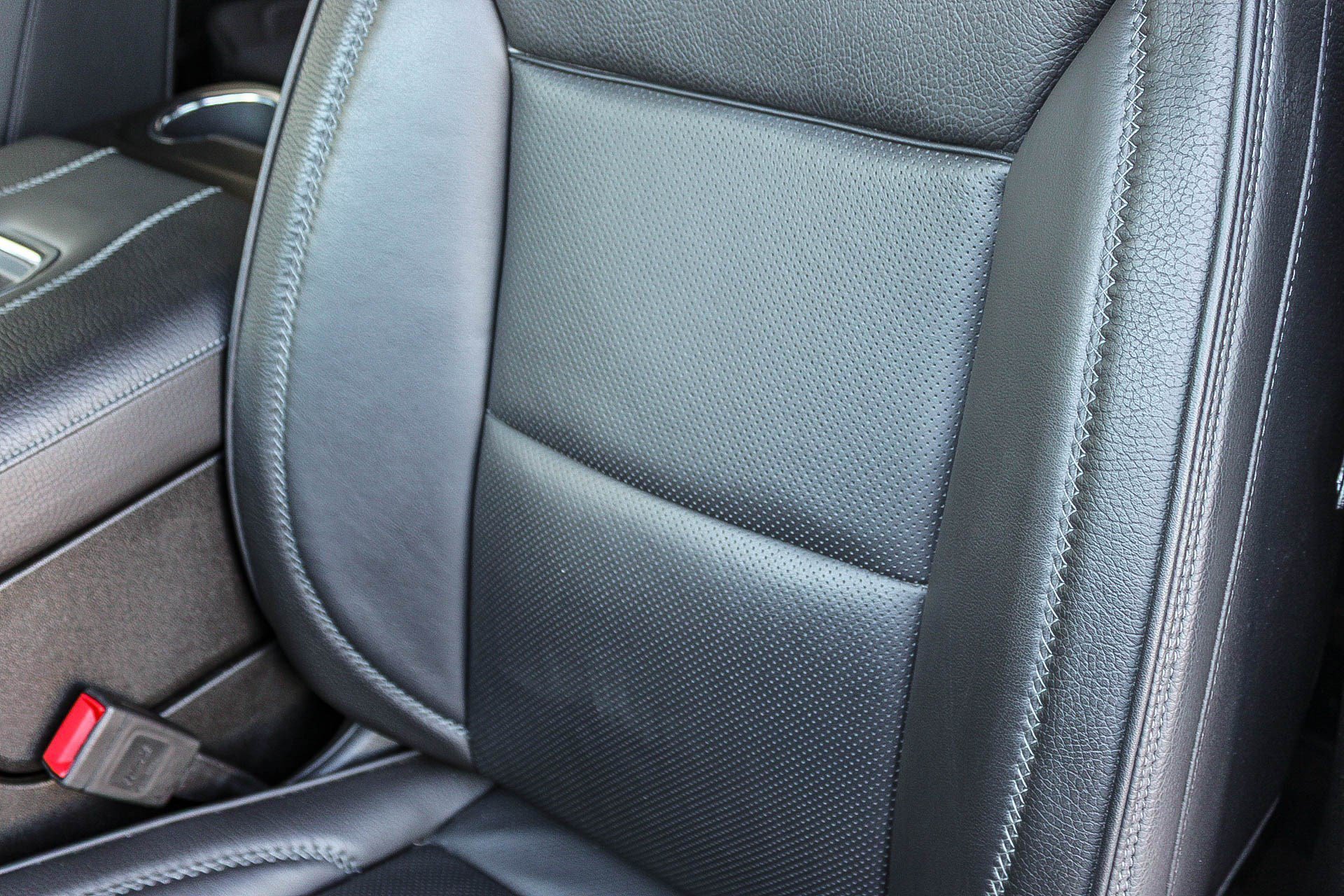 Used 2024 GMC Yukon Denali w/ Advanced Technology Package AWD/4WD image 24