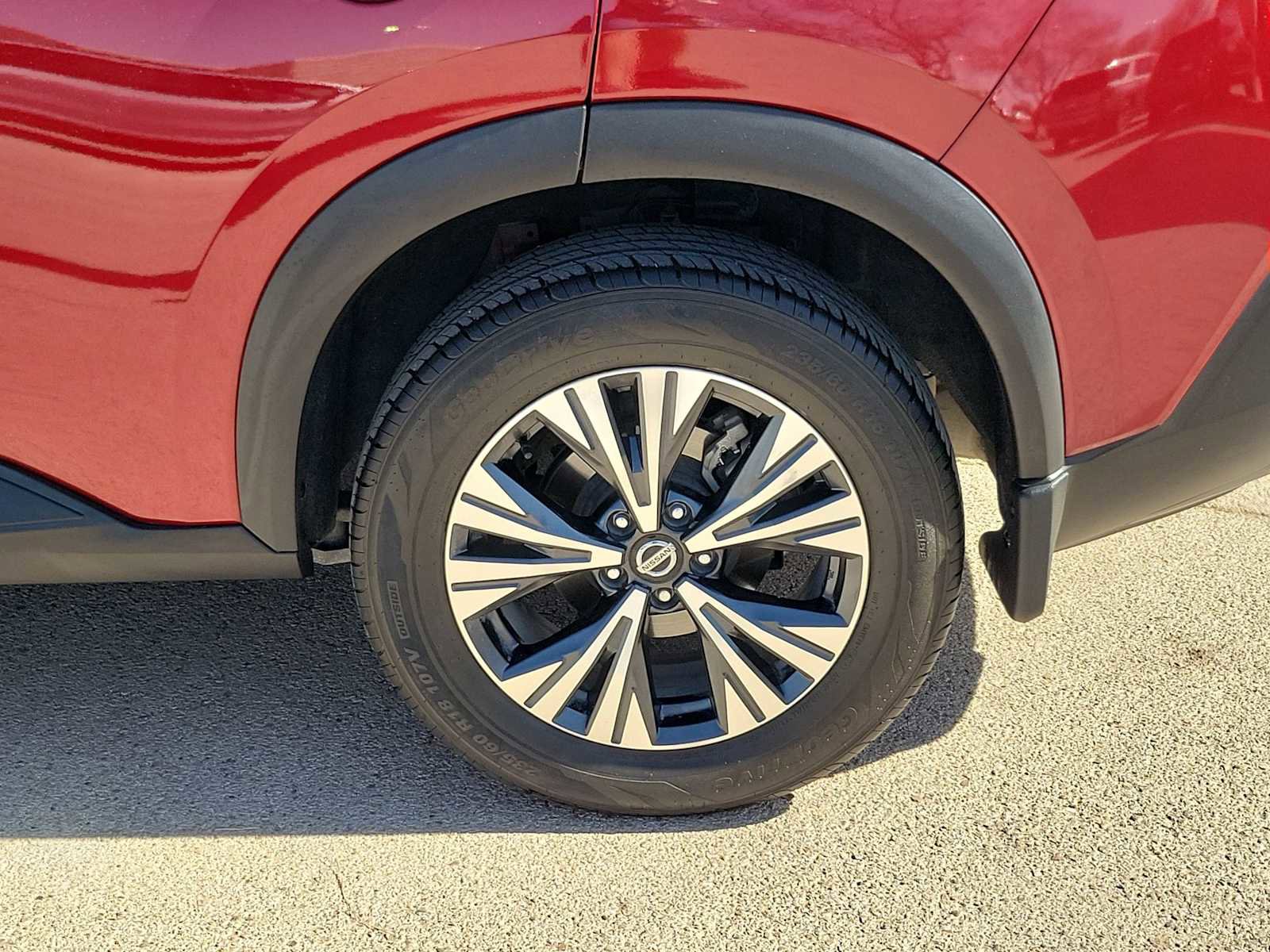 Used 2021 Nissan Rogue SV w/ Premium Package image 4