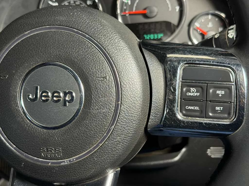 Used 2015 Jeep Wrangler Rubicon w/ Power Convenience Group AWD/4WD image 25