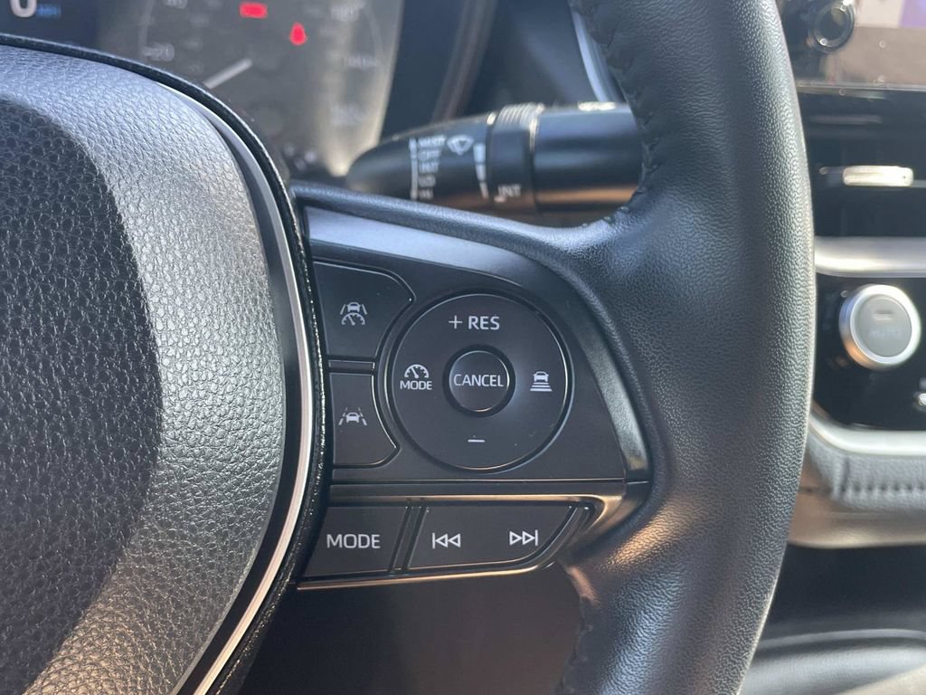 Used 2025 Toyota Corolla SE FWD image 29