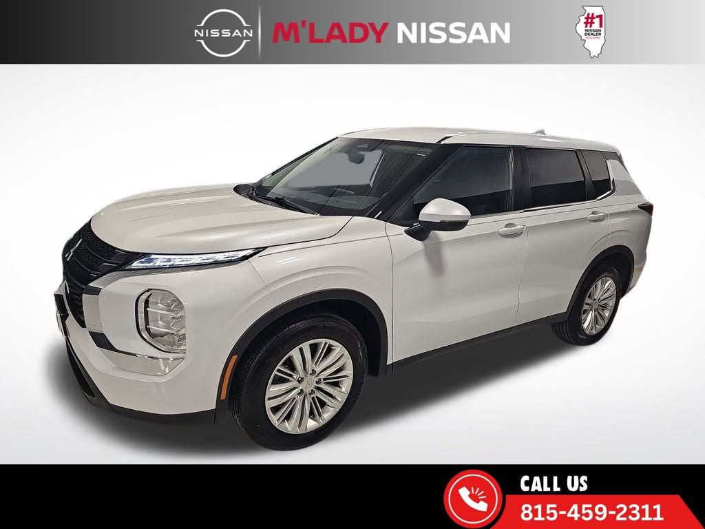 Used 2022 Mitsubishi Outlander ES image 3