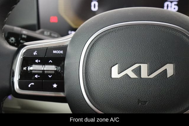 Used 2025 Kia Sorento S FWD image 8