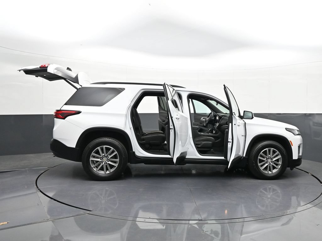 Used 2023 Chevrolet Traverse LT AWD/4WD image 40