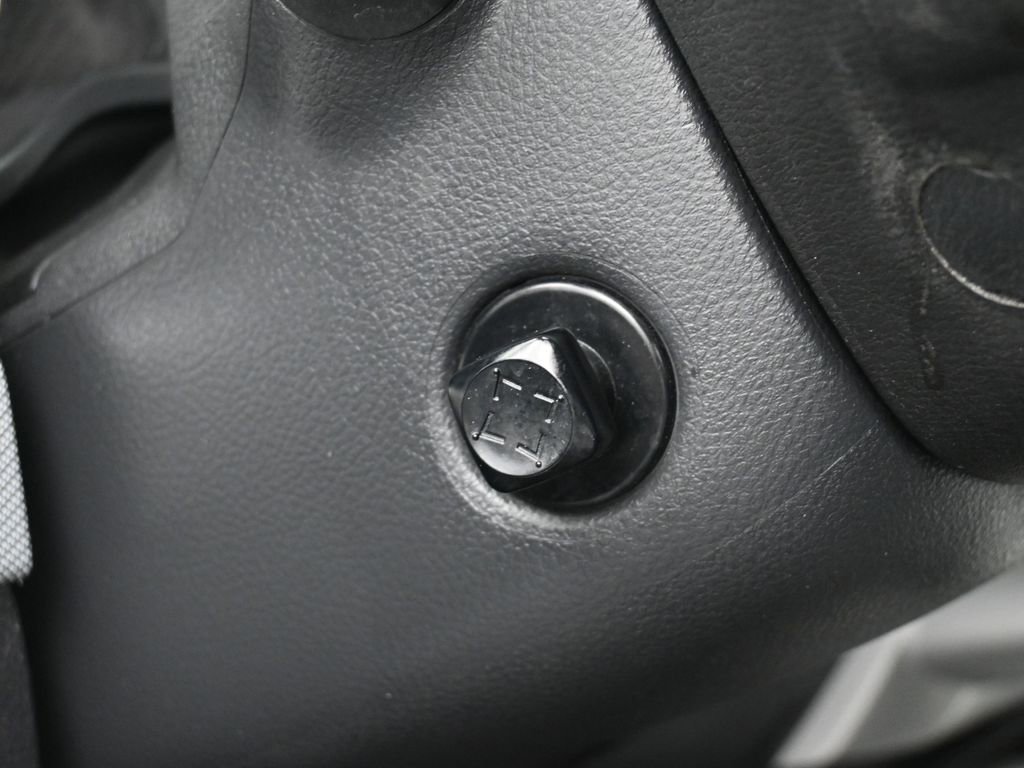 Used 2018 Nissan Titan PRO-4X w/ Pro-4x Convenience Package image 15