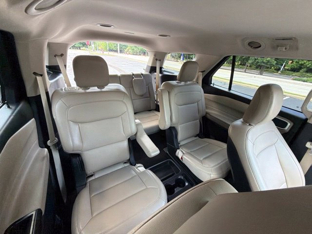Used 2020 Ford Explorer XLT w/ Equipment Group 202A AWD/4WD image 24