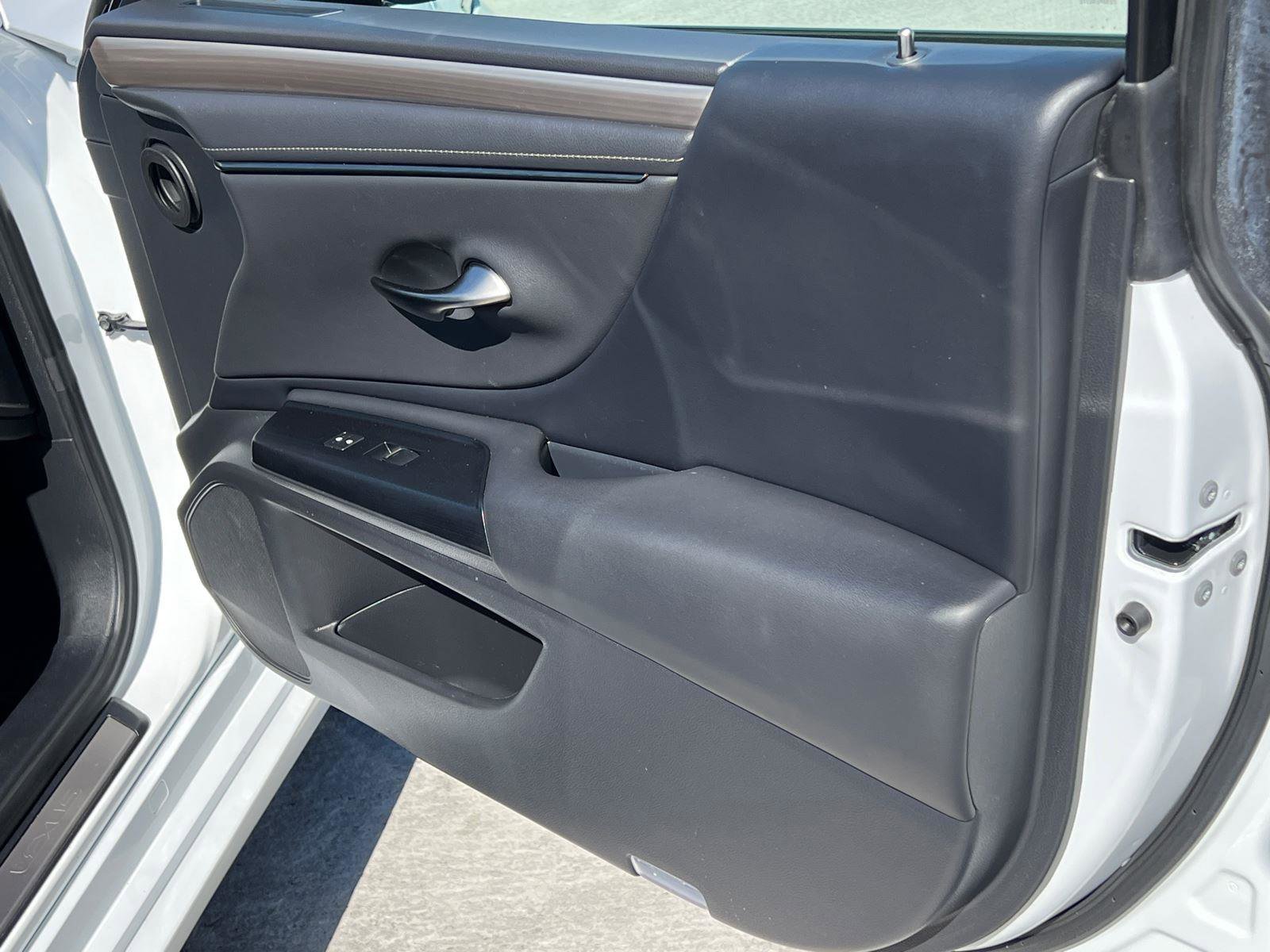 Used 2021 Lexus ES 350 F Sport w/ Accessory Package FWD image 14