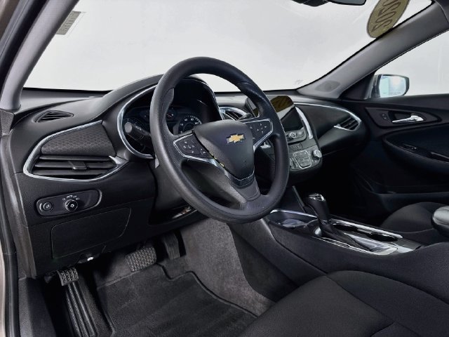 Used 2020 Chevrolet Malibu LT FWD image 9