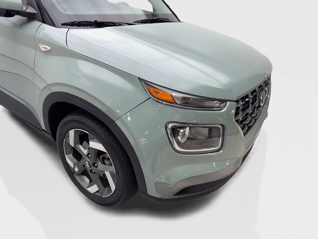 Used 2025 Hyundai Venue SEL image 19