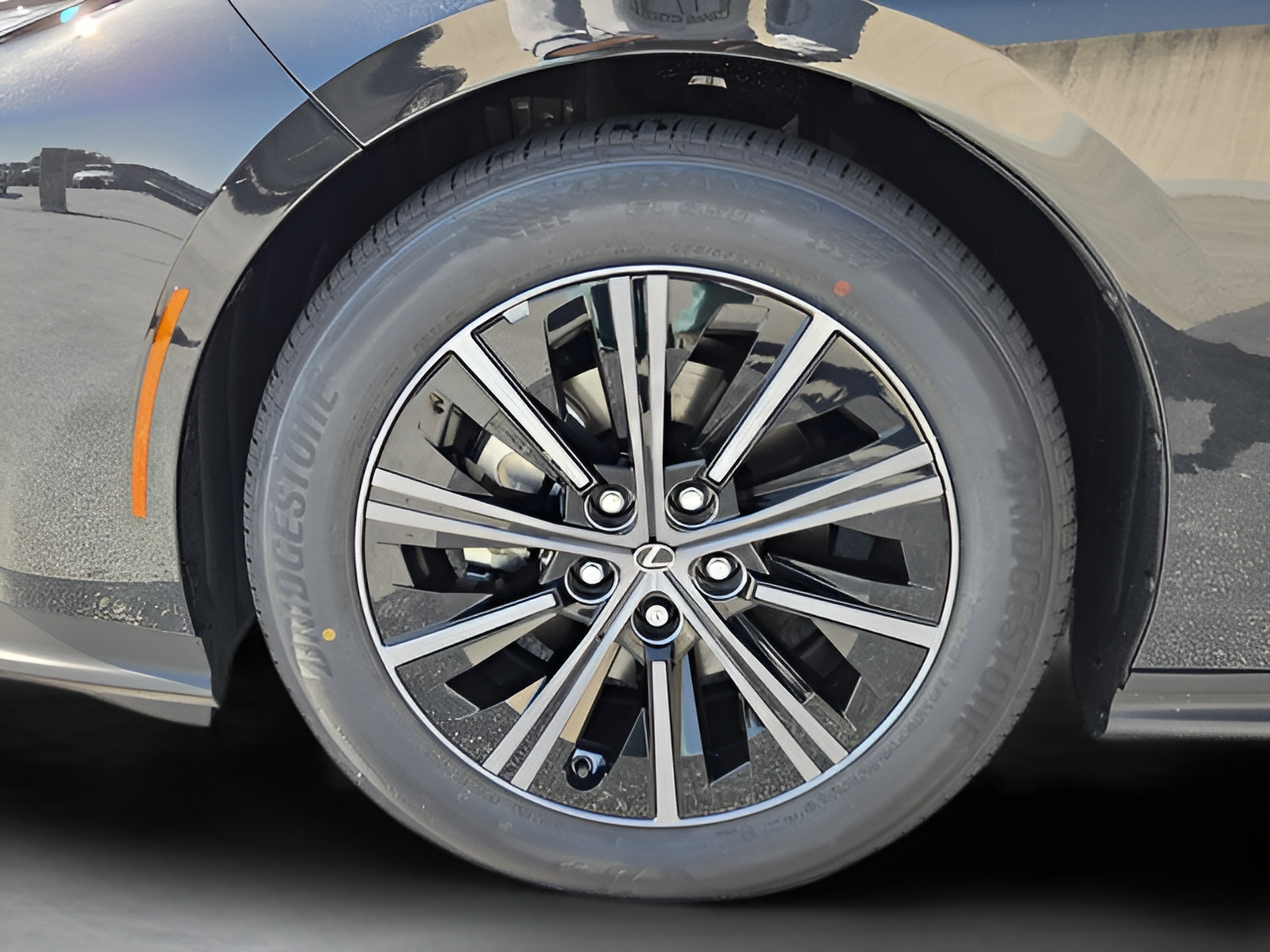 New 2026 Lexus ES 350h FWD image 10