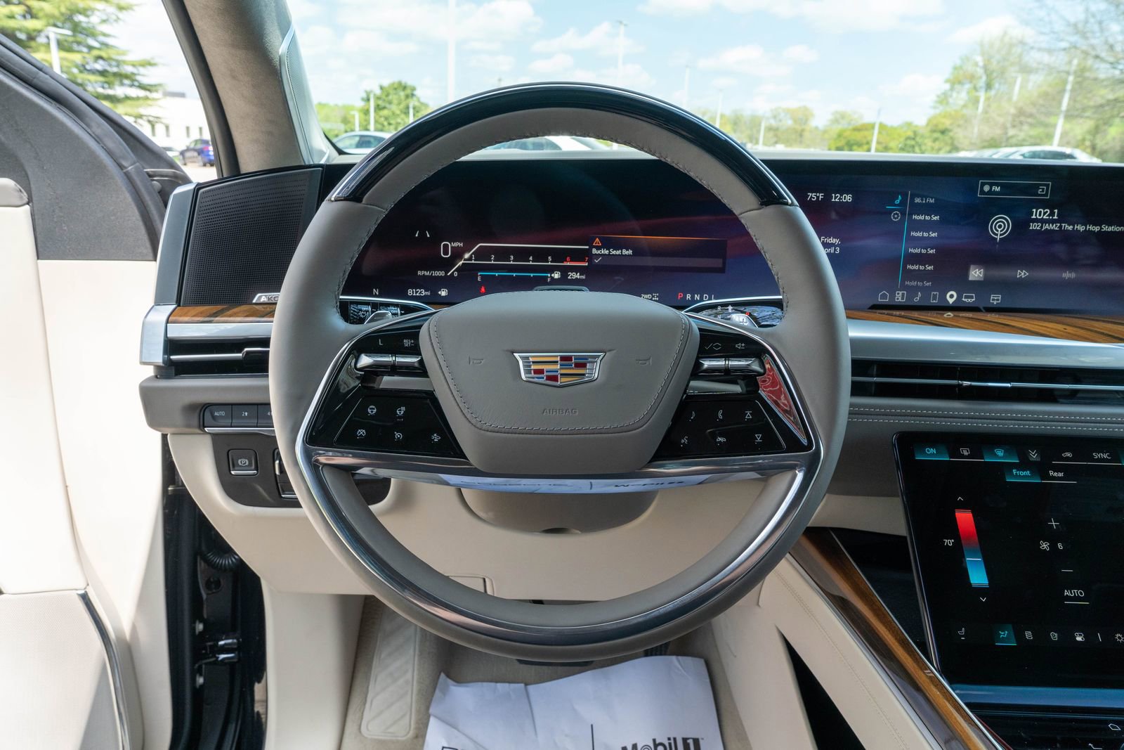 Used 2025 Cadillac Escalade Sport Platinum w/ LPO, ONYX Package AWD/4WD image 23