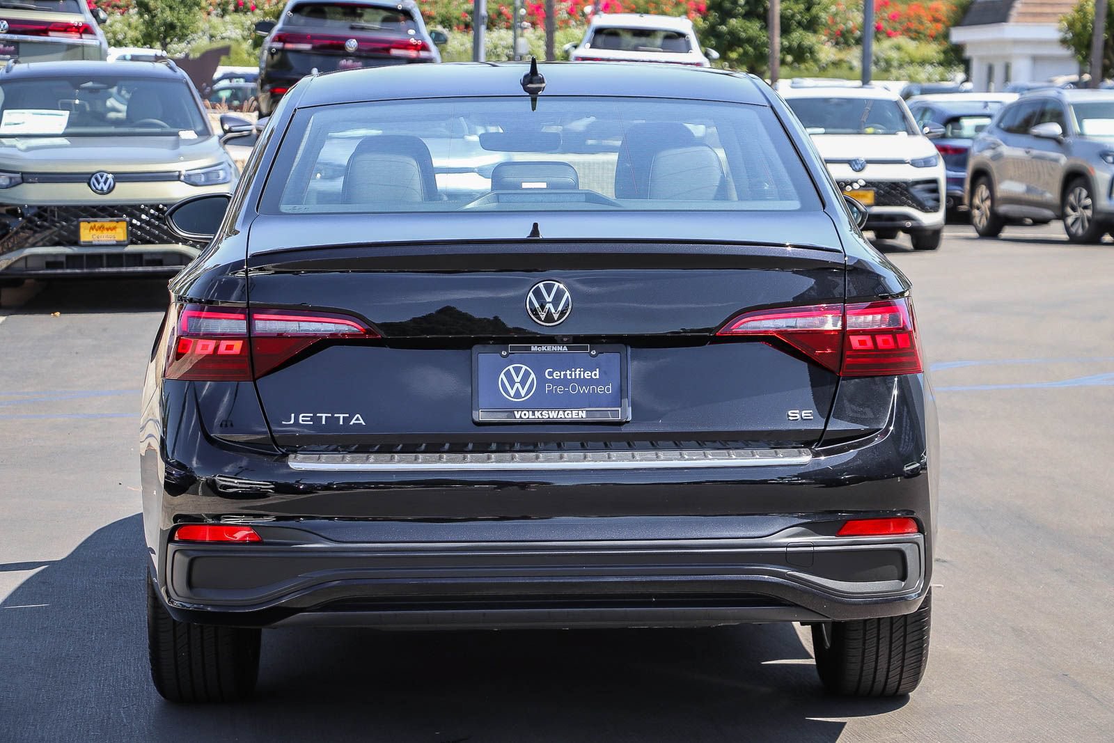 Used 2023 Volkswagen Jetta SE FWD image 8