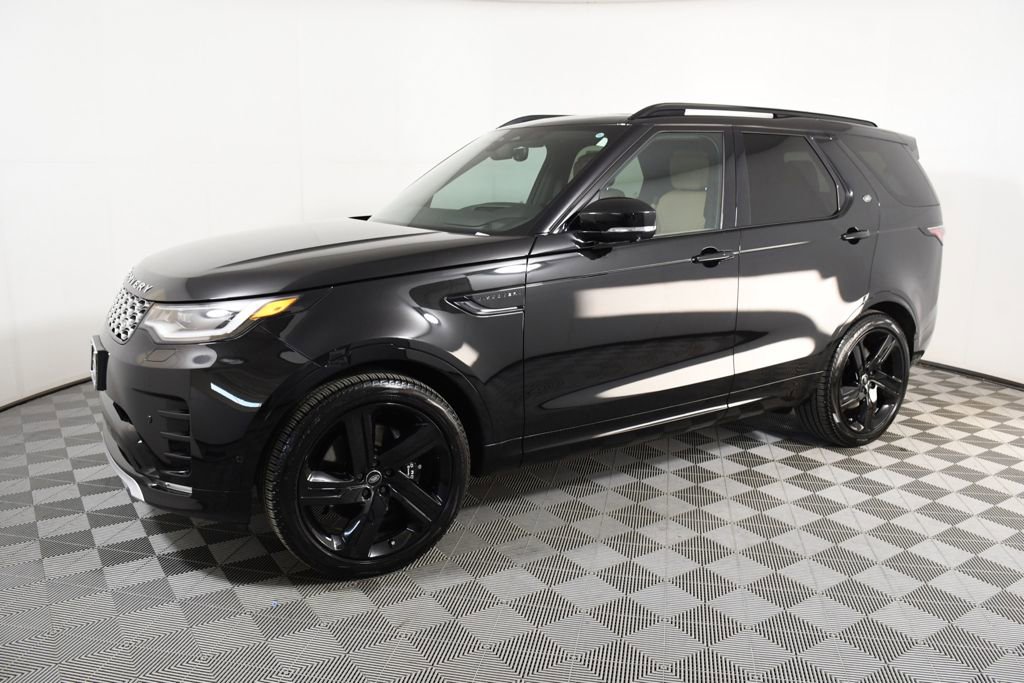 Used 2024 Land Rover Discovery Metropolitan Edition image 2