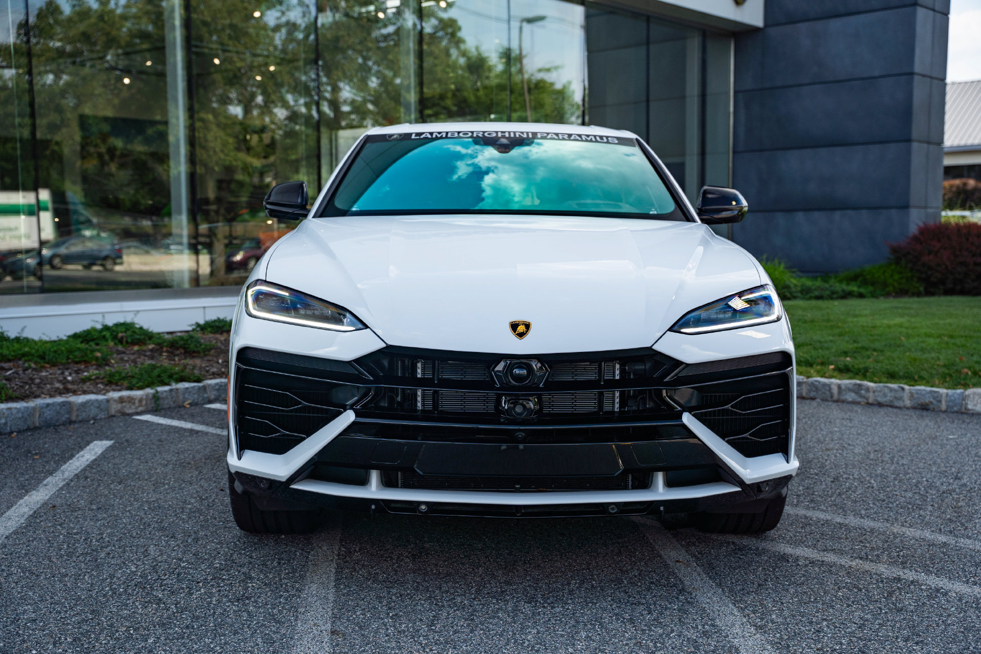 Used 2025 Lamborghini Urus Performante AWD/4WD image 3