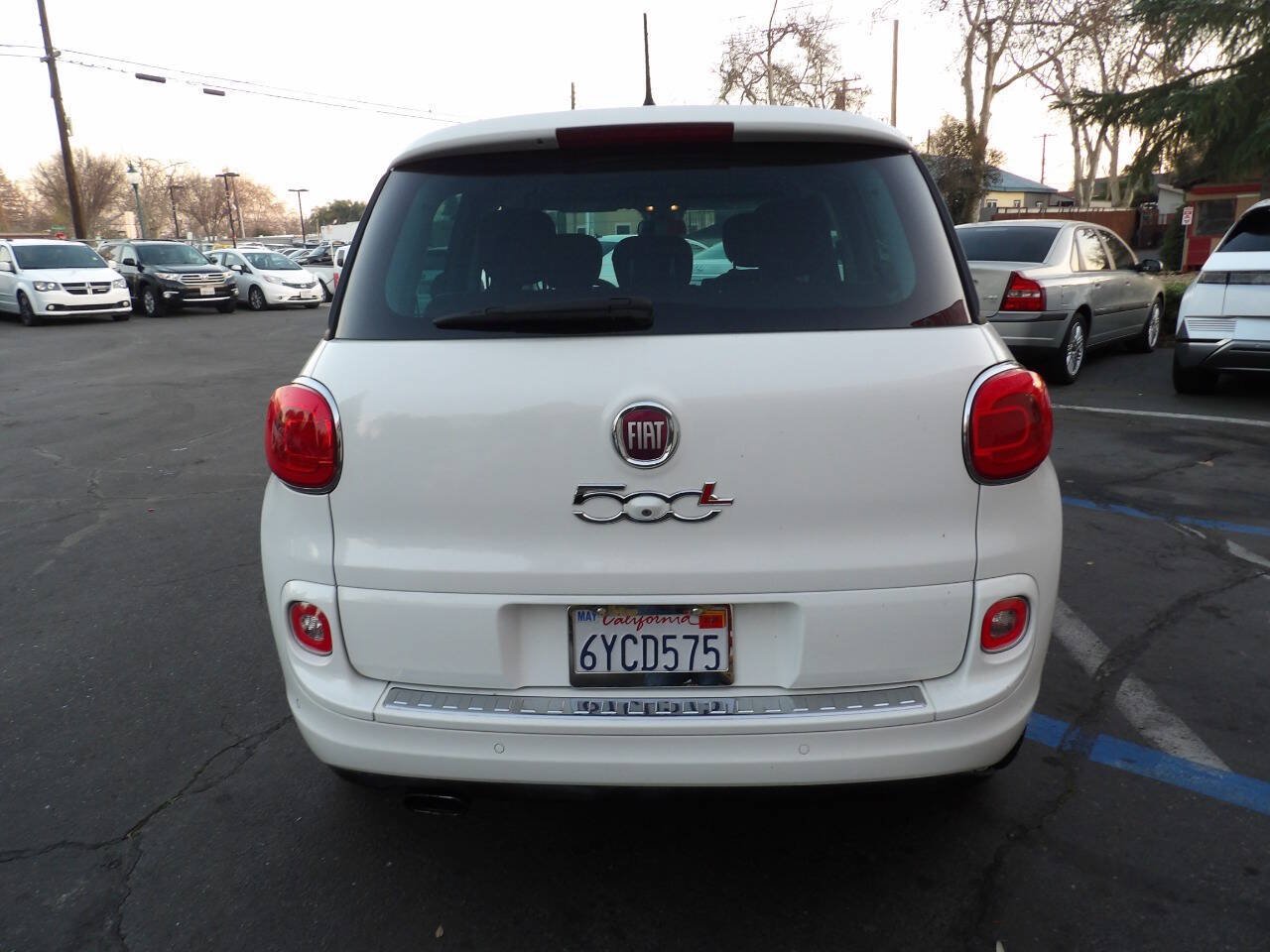Used 2014 FIAT 500L Easy w/ Popular Equipment Group FWD image 10