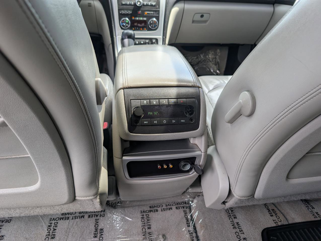 Used 2009 GMC Acadia SLT w/ Visibility Package AWD/4WD image 31
