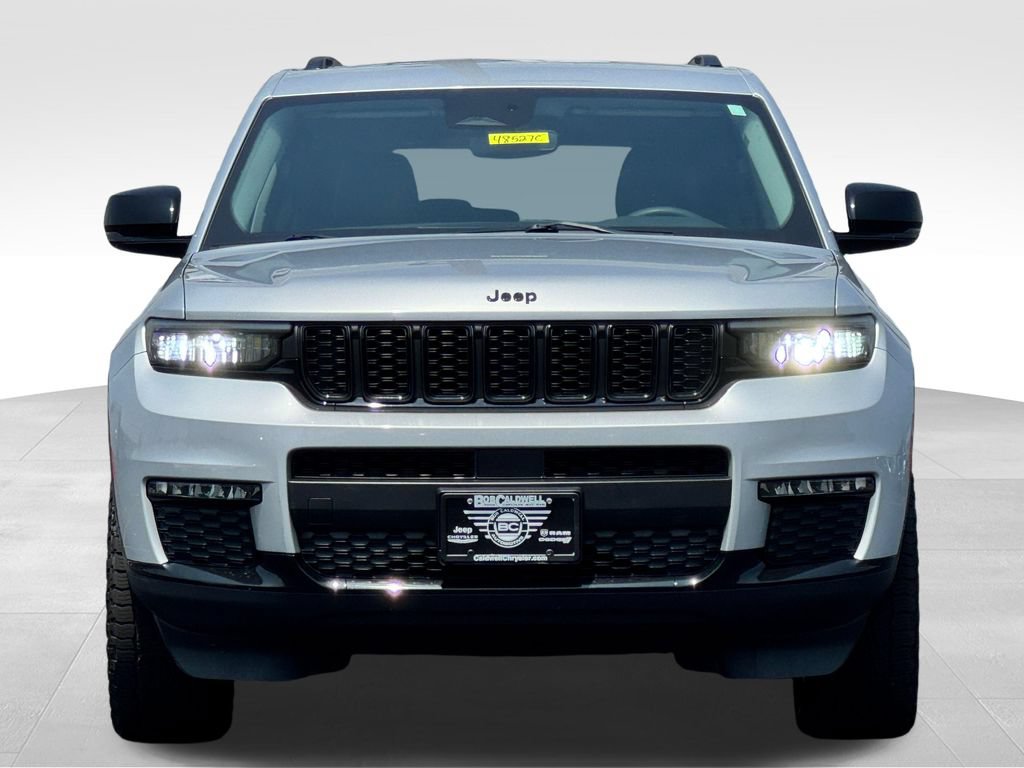 Used 2023 Jeep Grand Cherokee L Limited w/ Black Appearance Package AWD/4WD video 2