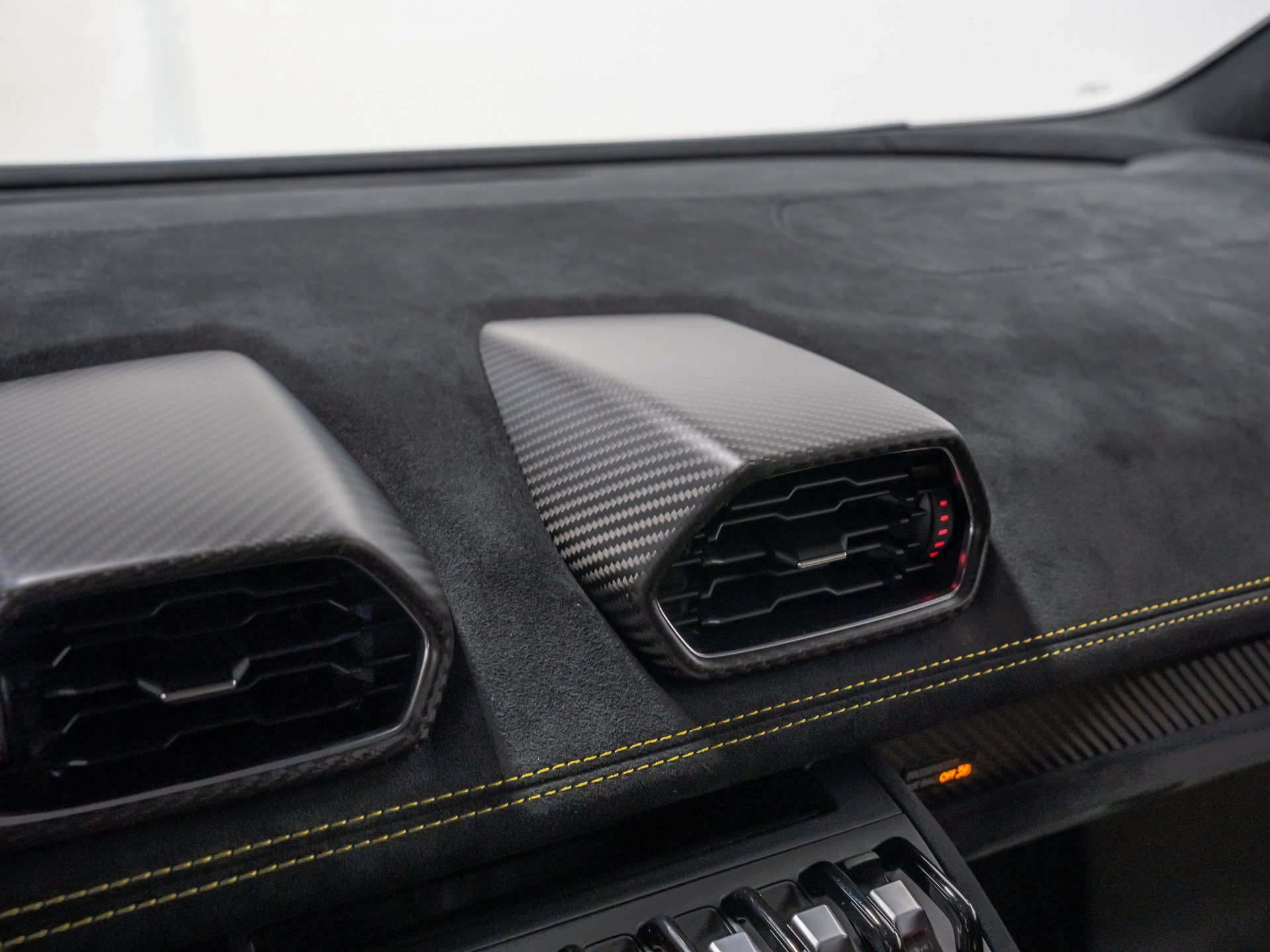 Used 2022 Lamborghini Huracan STO RWD image 53