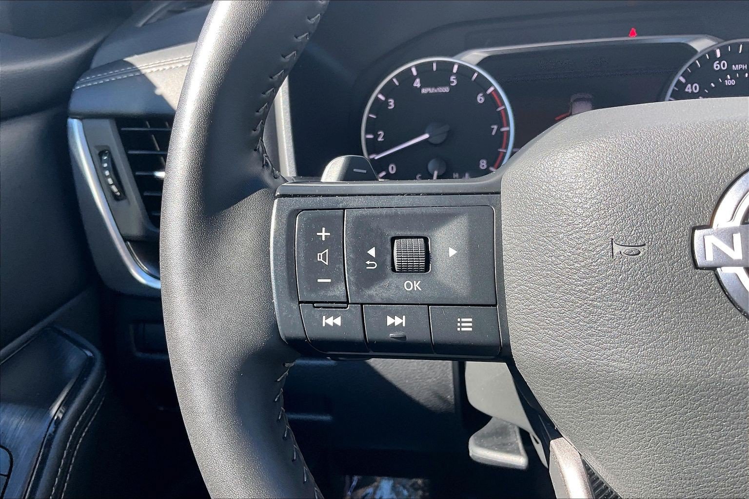 Used 2026 Nissan Rogue SV AWD/4WD image 23