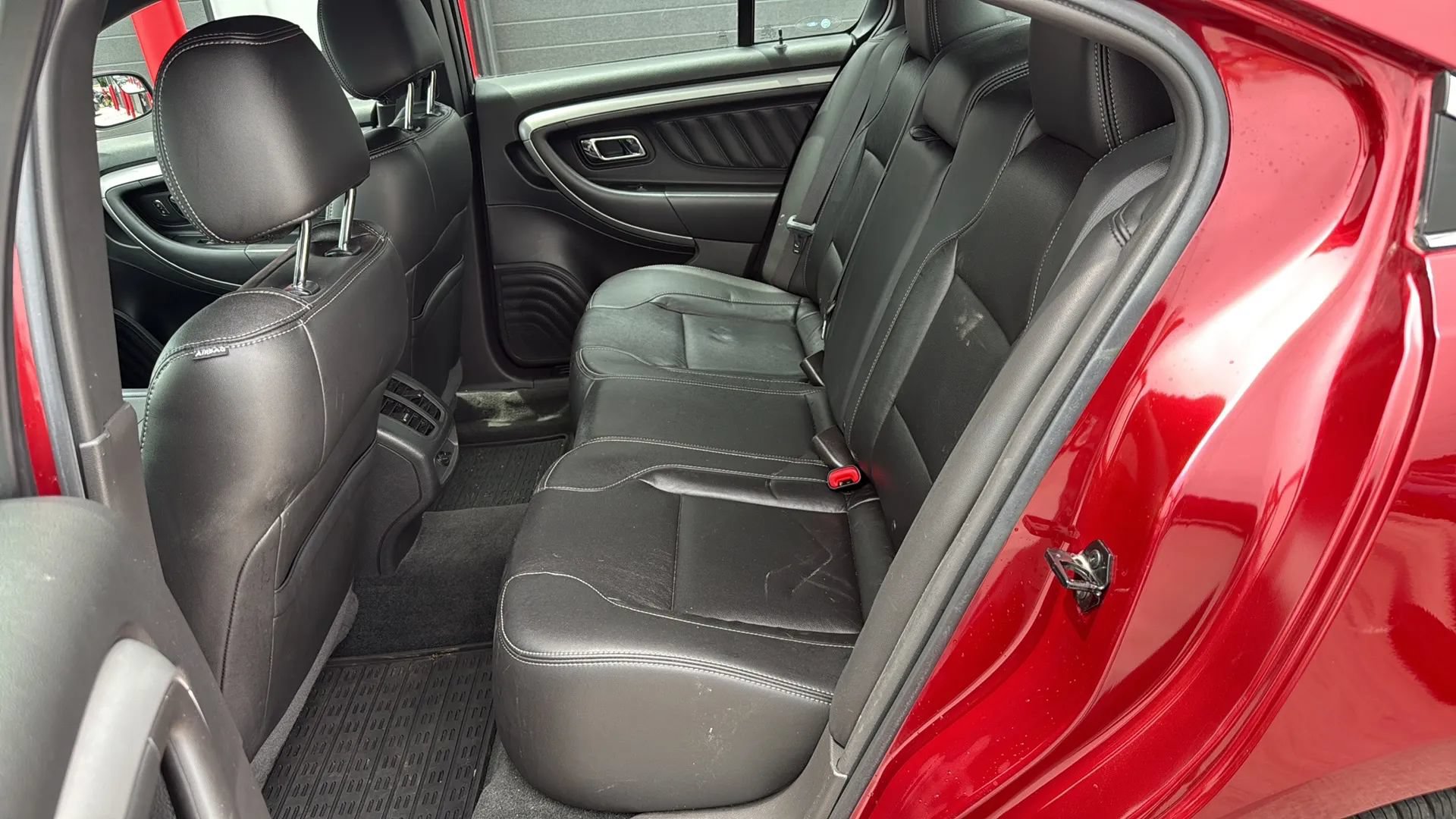 Used 2017 Ford Taurus SEL FWD image 18