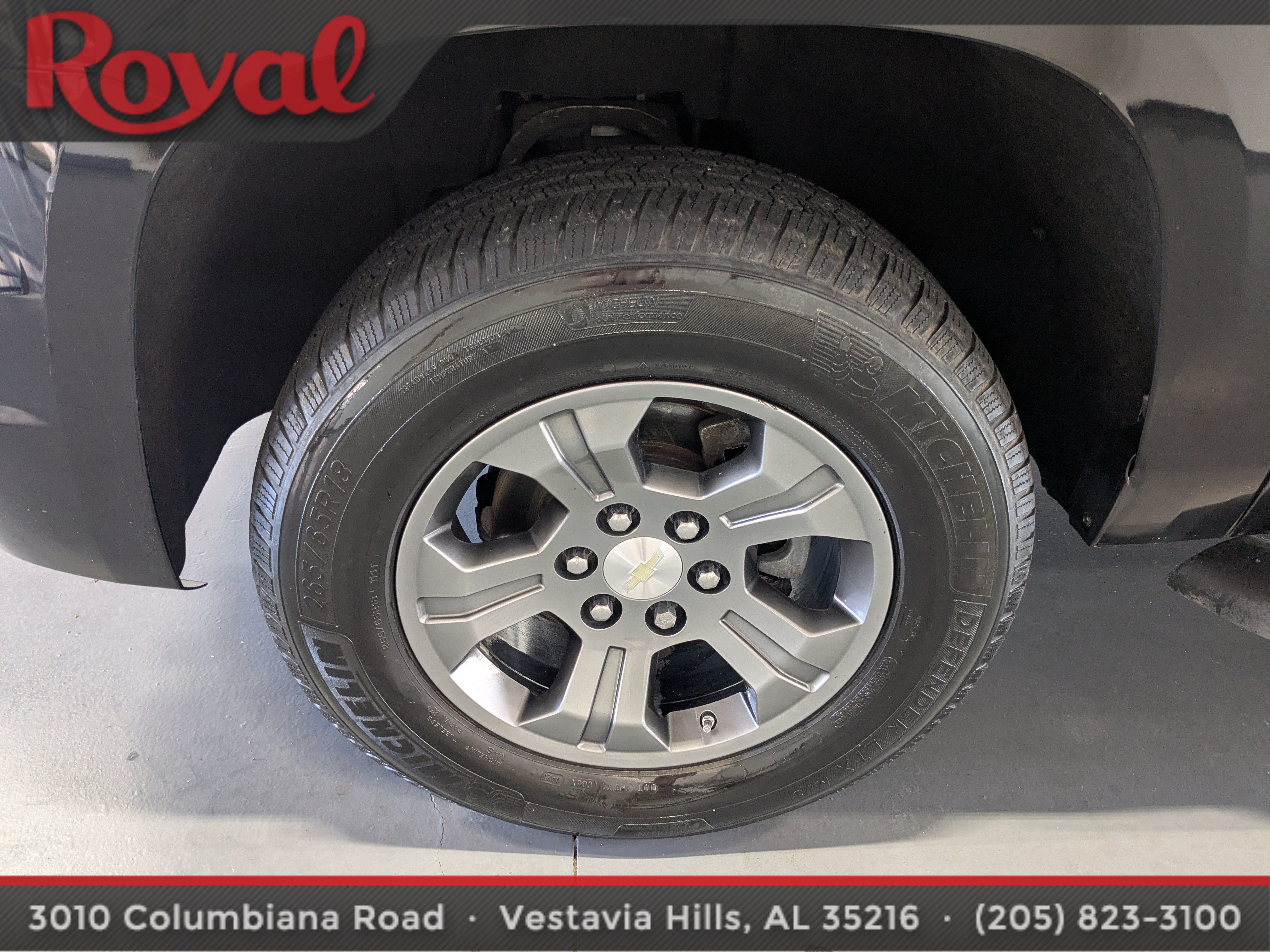 Used 2018 Chevrolet Suburban LT AWD/4WD image 32