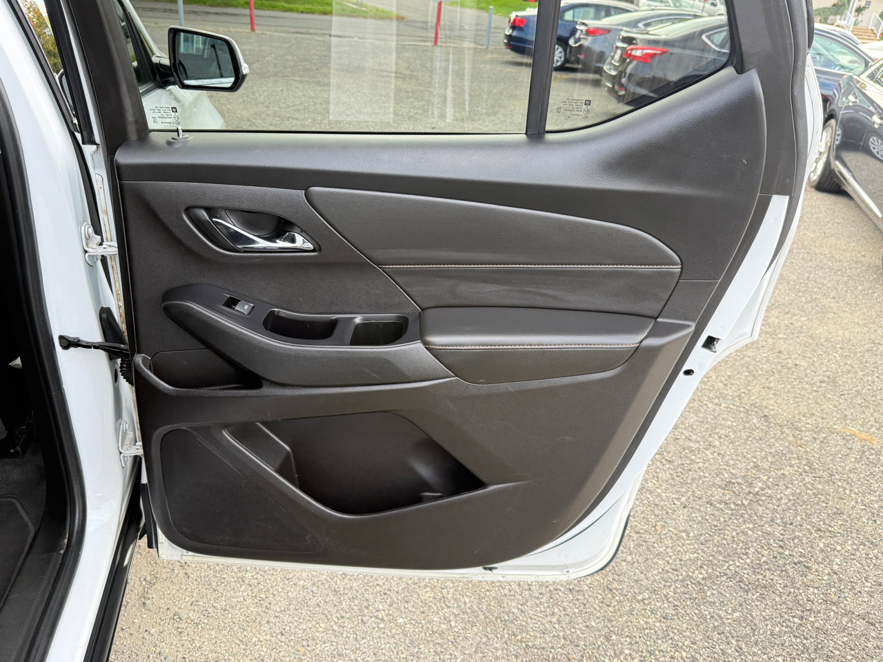 Used 2019 Chevrolet Traverse LT image 44