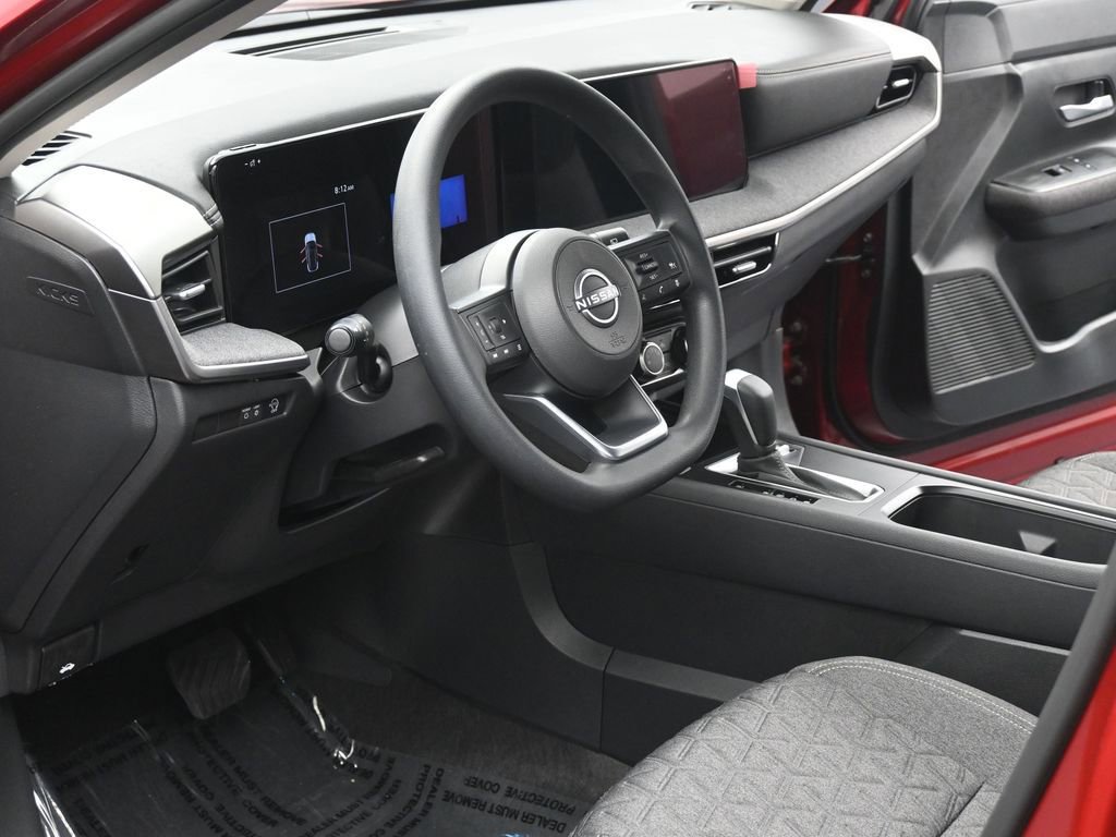 Used 2025 Nissan Kicks SV w/ Interior Electronics Package image 7