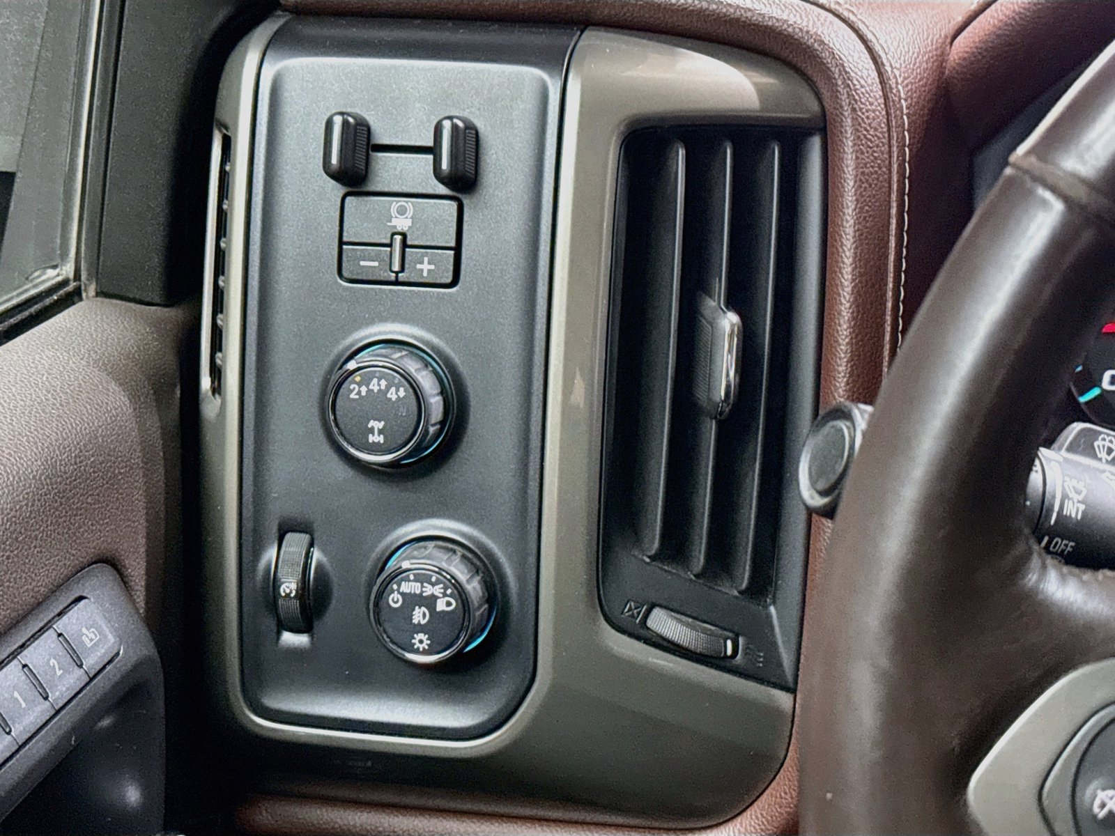 Used 2017 Chevrolet Silverado 2500 High Country w/ Duramax Plus Package AWD/4WD image 13