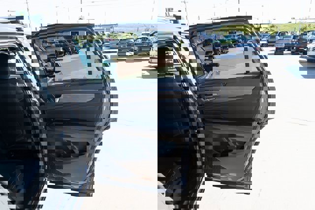 New 2026 Volkswagen Atlas Cross Sport SE image 13