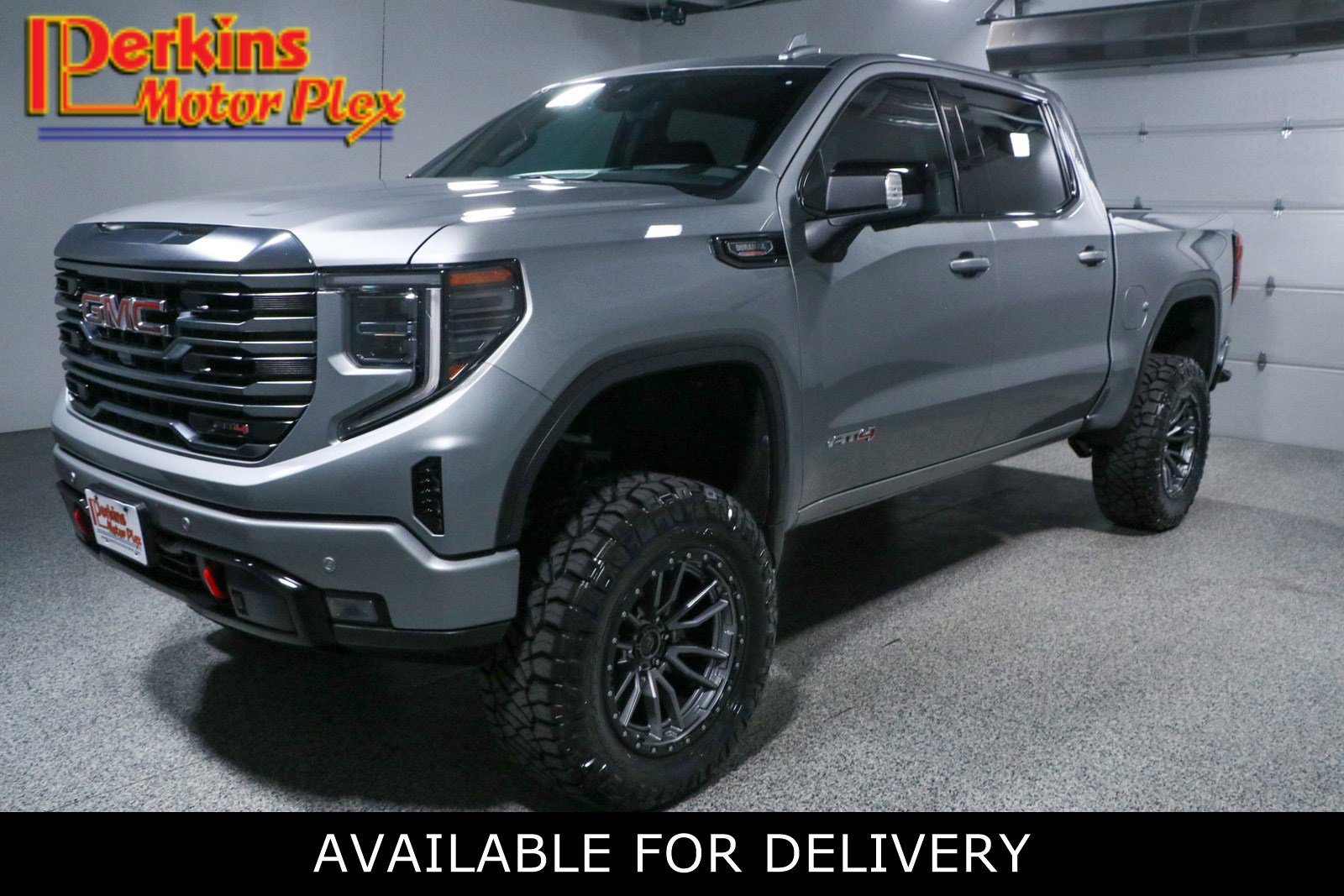 Used 2024 GMC Sierra 1500 AT4 w/ Technology Package image 1
