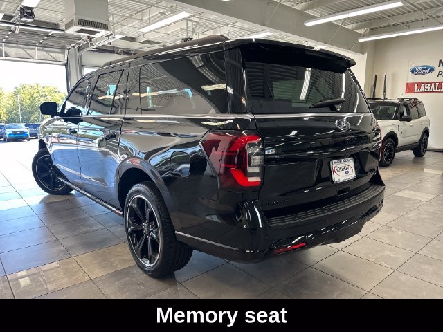Used 2023 Ford Expedition Max Limited AWD/4WD image 17