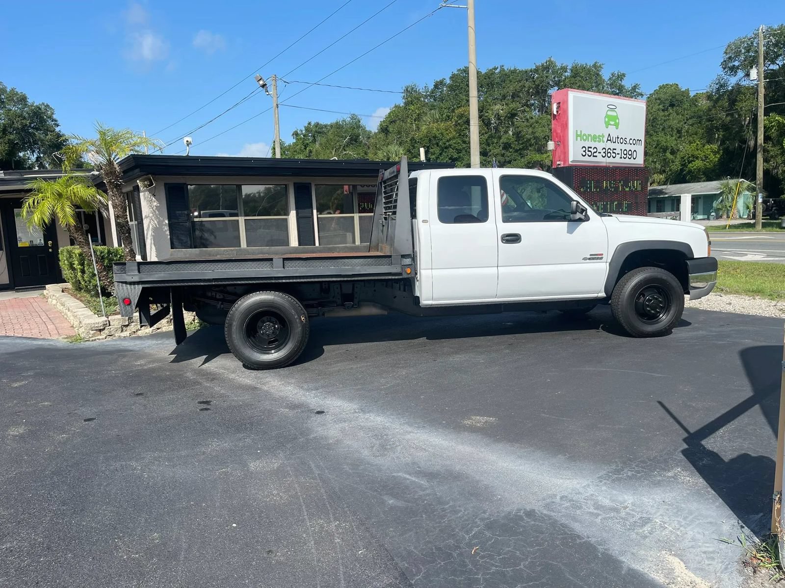 Used 2004 Chevrolet Silverado 3500 4x4 Extended Cab w/ Heavy-Duty Power Package image 9