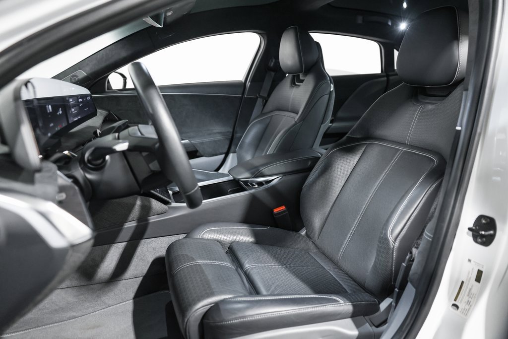 Used 2022 Lucid Air Grand Touring image 28