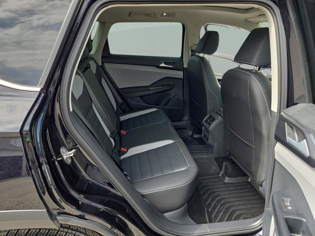 Used 2024 Volkswagen Taos SEL image 26