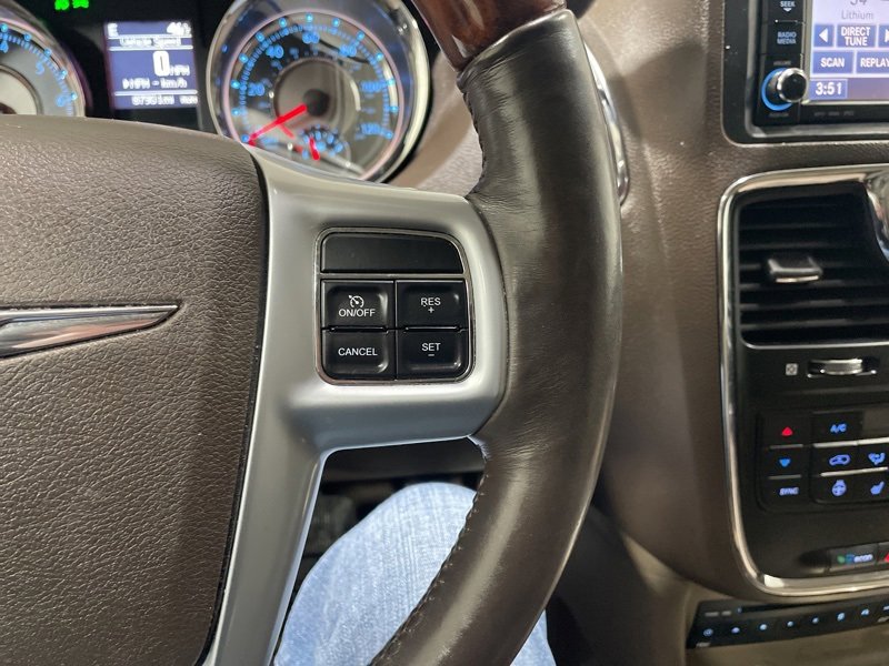 Used 2012 Chrysler Town & Country Limited w/ Luxury Group image 26