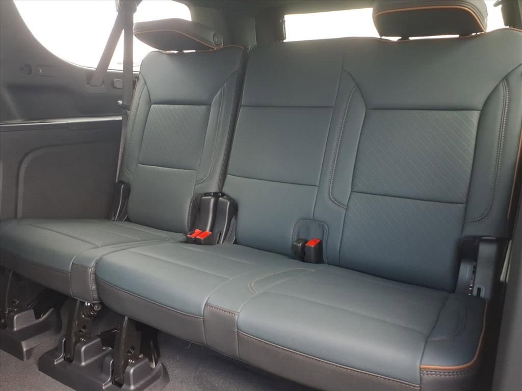 New 2026 GMC Yukon XL AT4 AWD/4WD image 16