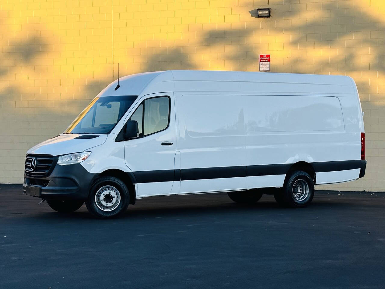 Used 2019 Mercedes-Benz Sprinter 3500 image 4