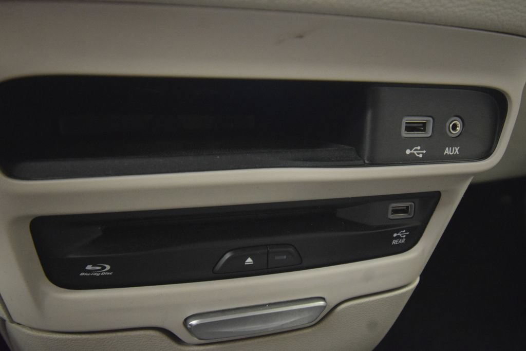 Used 2020 Chrysler Pacifica Limited FWD image 36