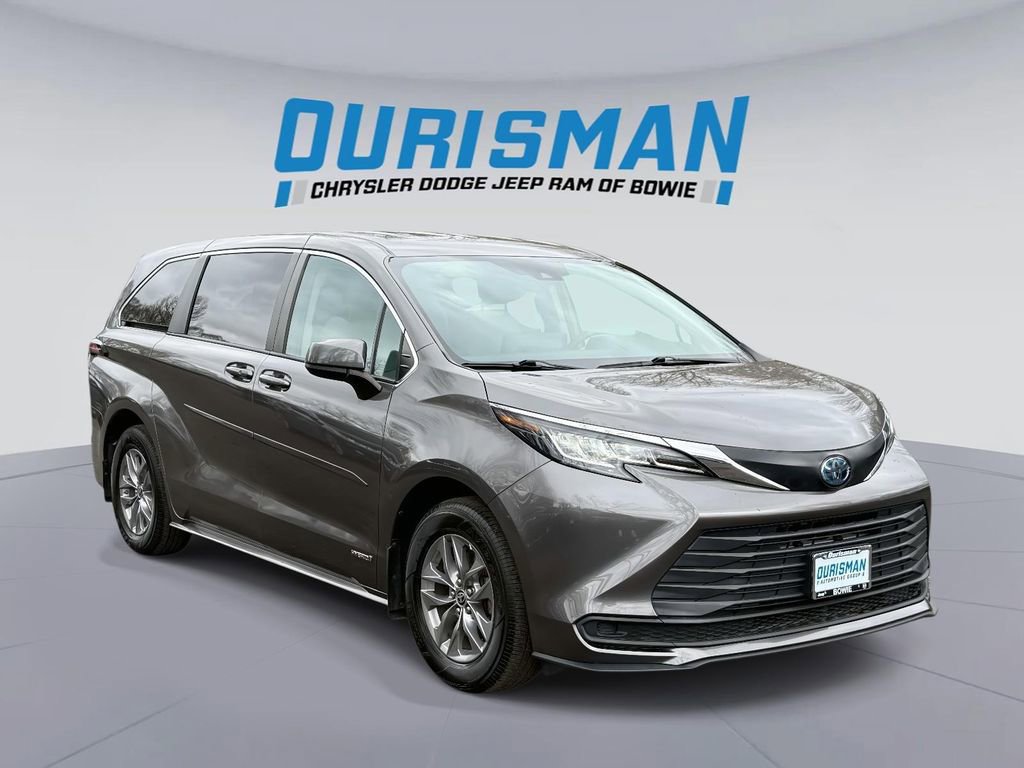 Used 2021 Toyota Sienna LE