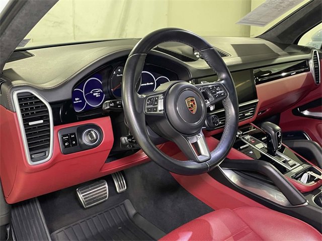 Used 2021 Porsche Cayenne Turbo image 4